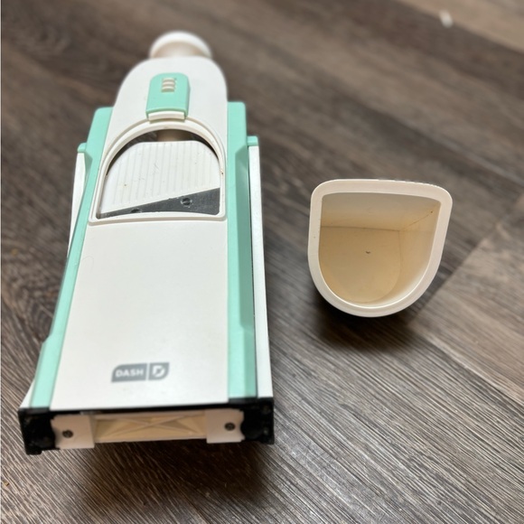 Assortment of kitchen gadgets 80$ for all or best offer - Picture 8 of 9